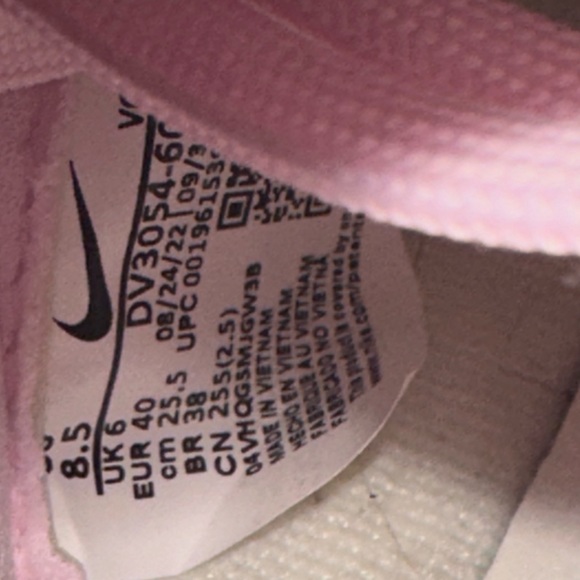 Nike Dunk Low Sneakers in Pink - Picture 4 of 4